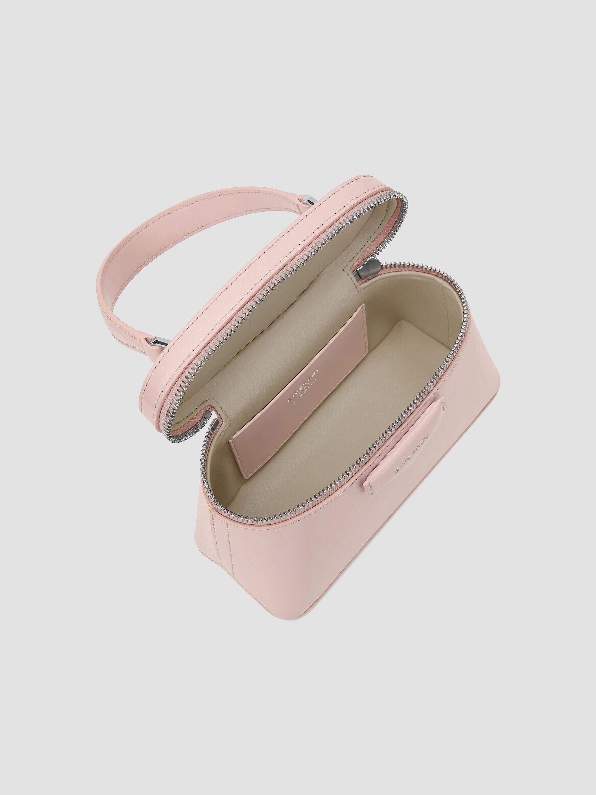 あんことバニラ Givenchy Antigona Vanity Bag in Box Leather with Chain | Saks