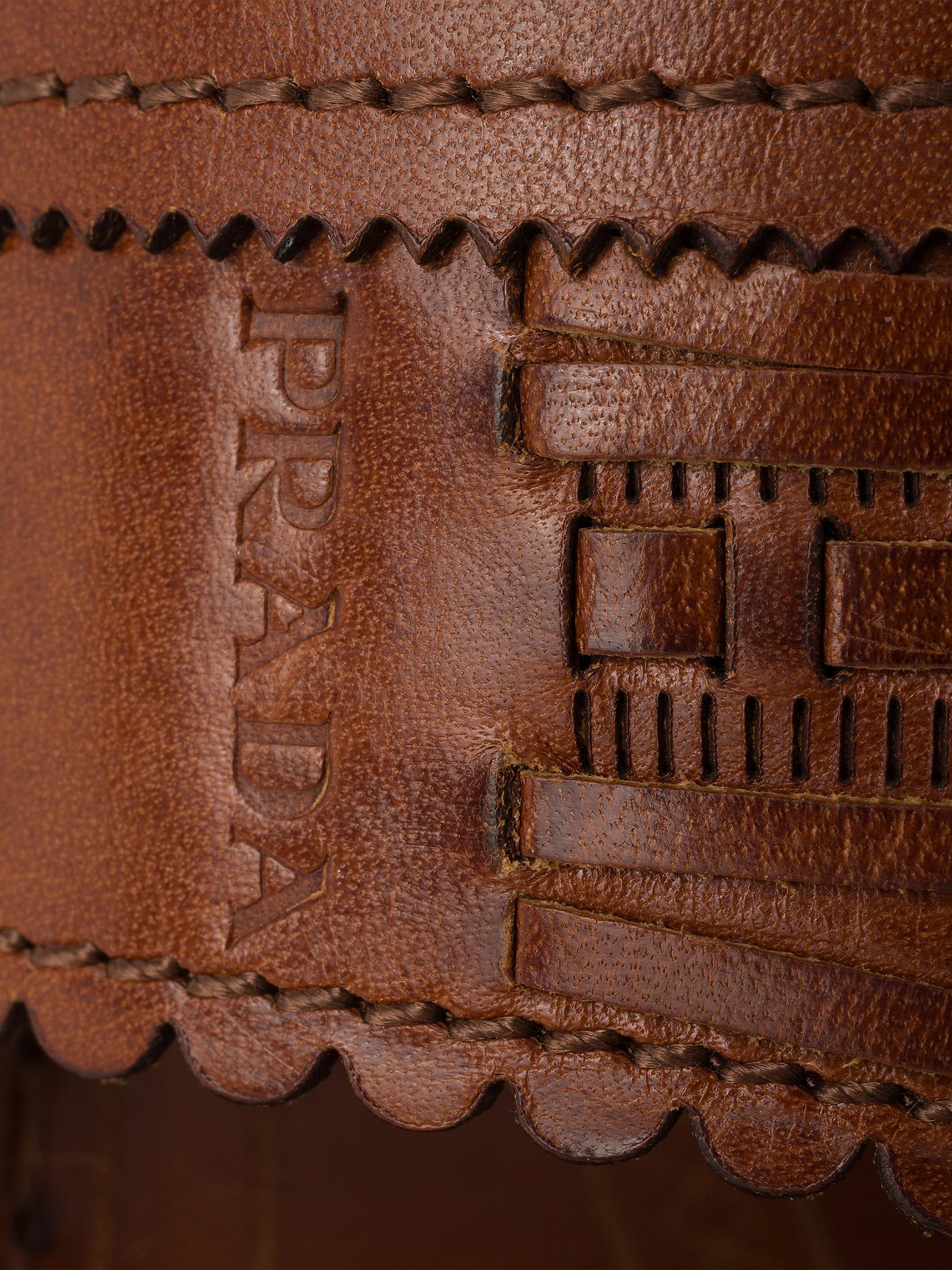 Prada ブラウン ベルベット ミュール Prada Made in India Inspired by Kolhapuri Chappal Leather Sandals