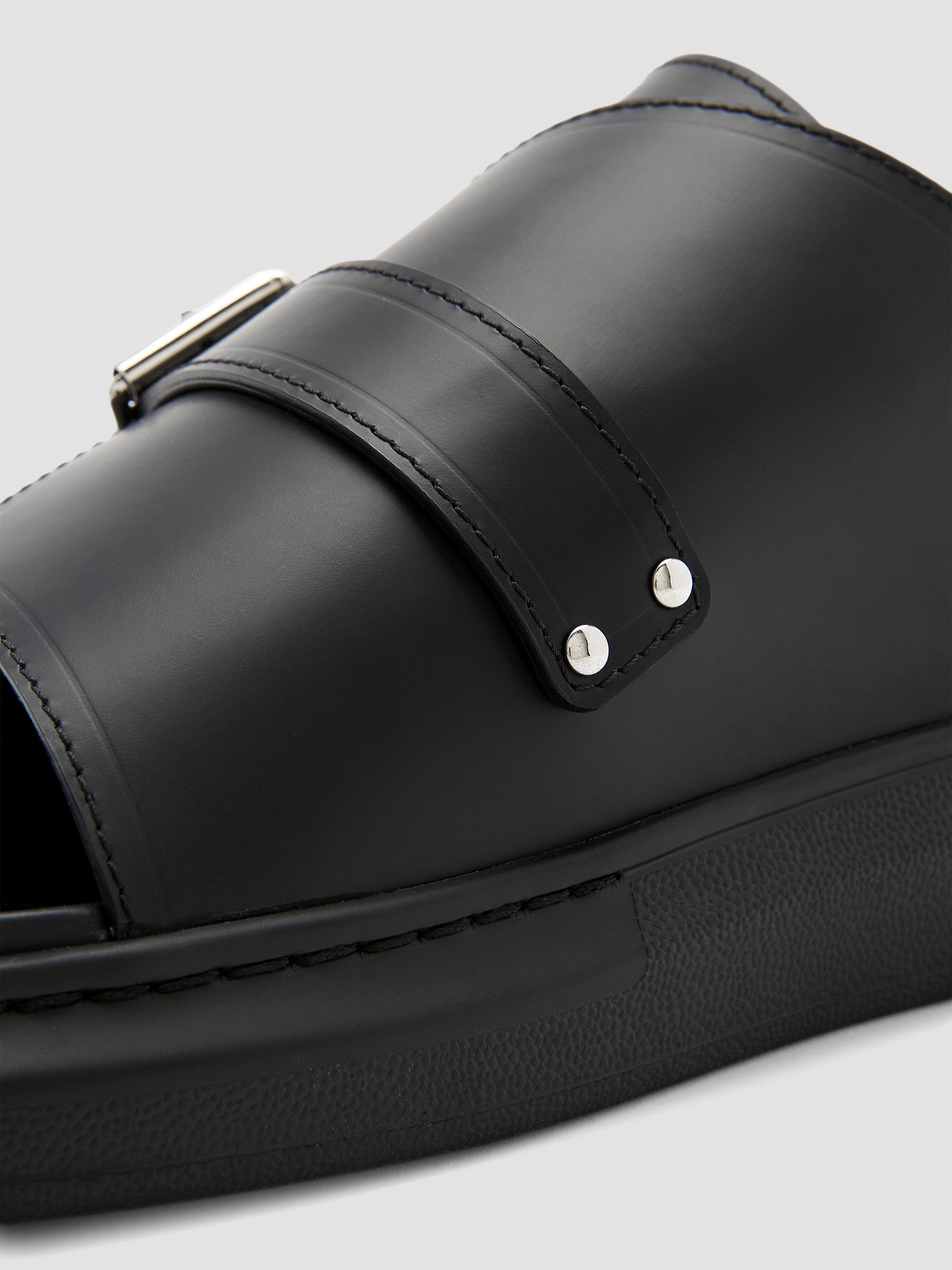 McQueen Men's Hybrid Buckle Rubber Slide Sandals - Black | Thumbnail 5