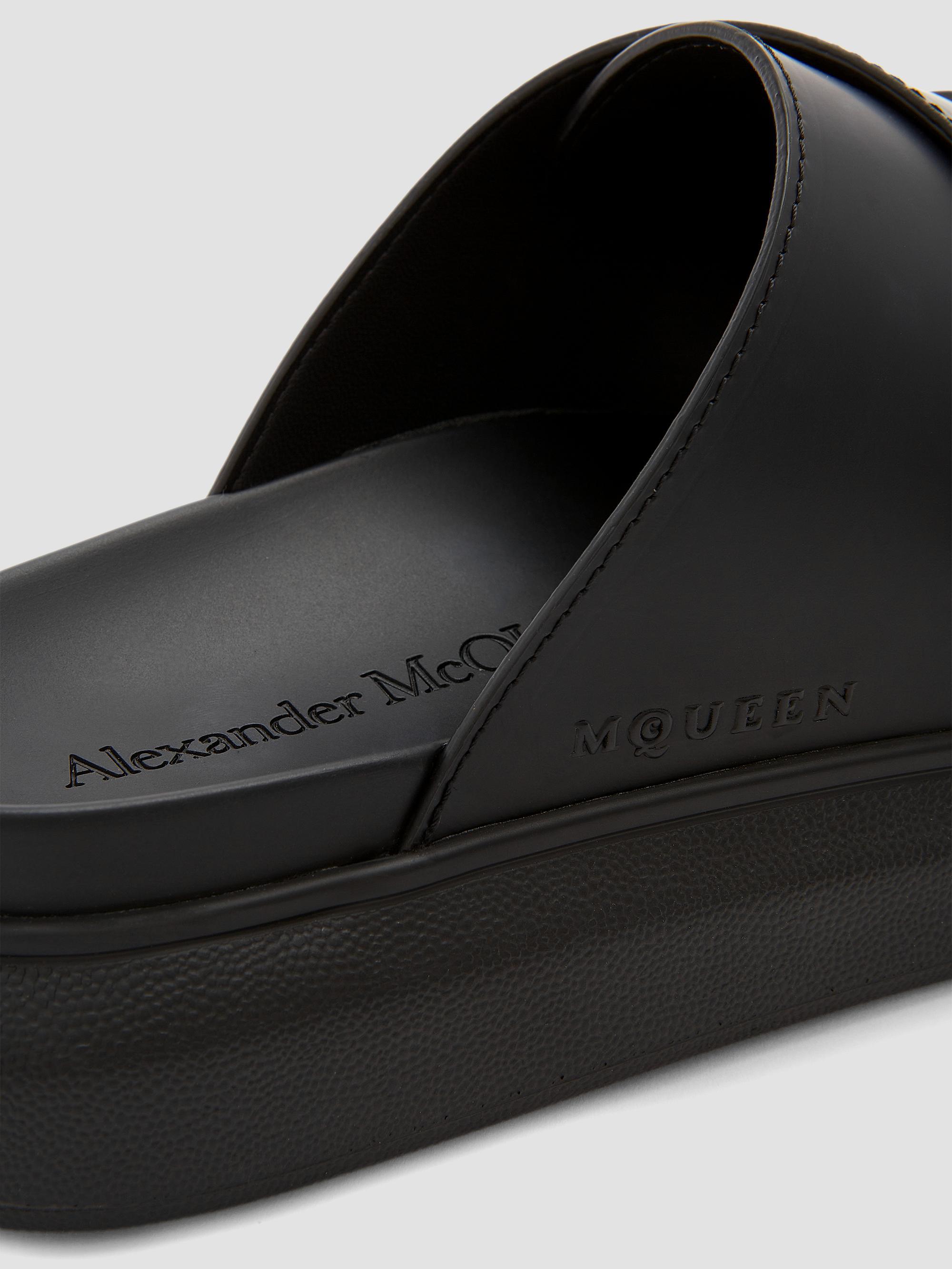 McQueen Men's Hybrid Buckle Rubber Slide Sandals - Black | Thumbnail 6