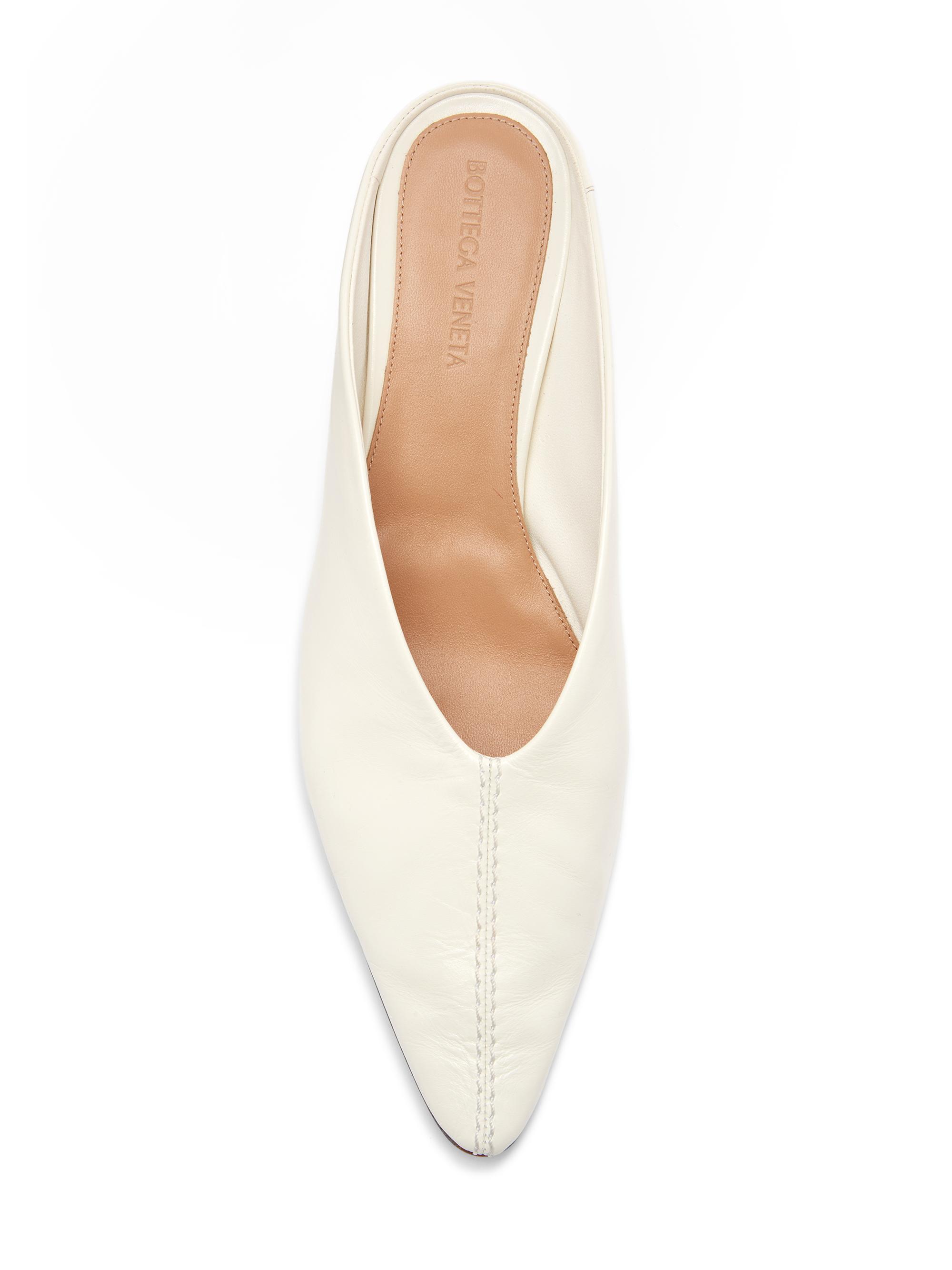 BOTTEGA VENETA ホワイトミュール Bottega Veneta Virna Sabot 40MM Leather Mules | Saks Fifth Avenue