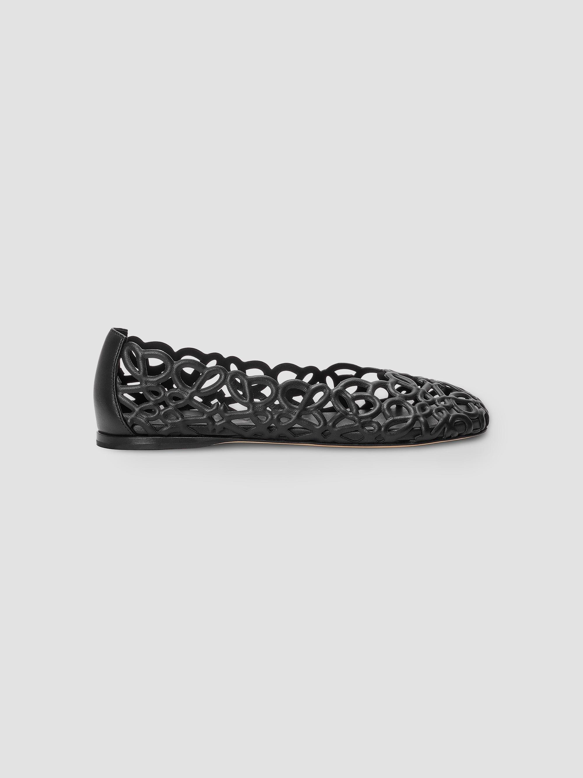 LOEWE Women's Petal Anagram Leather Ballet Flats - Black | Thumbnail 5
