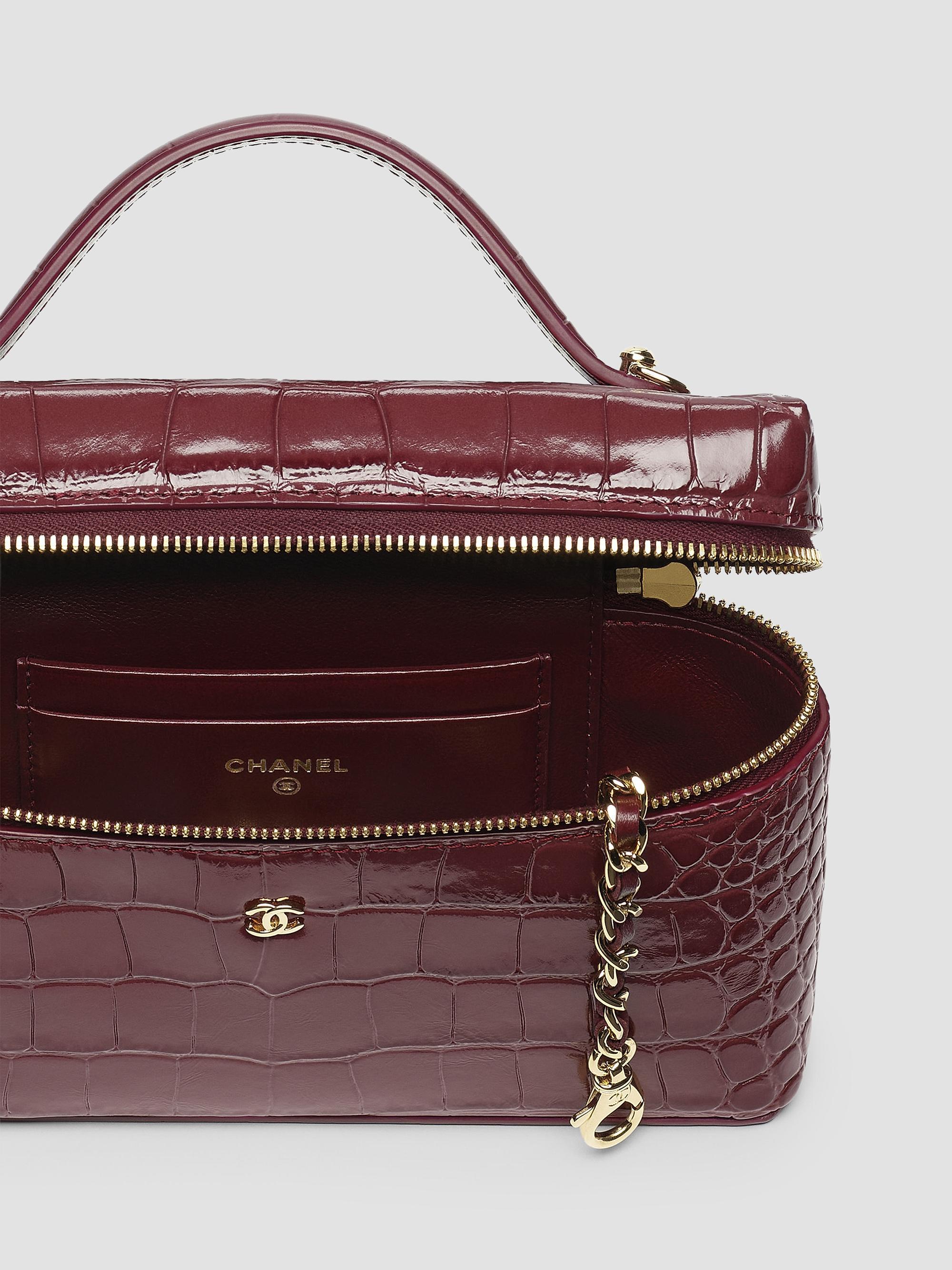 CHANEL VANITY WITH CHAIN | Saks Fifth Avenue