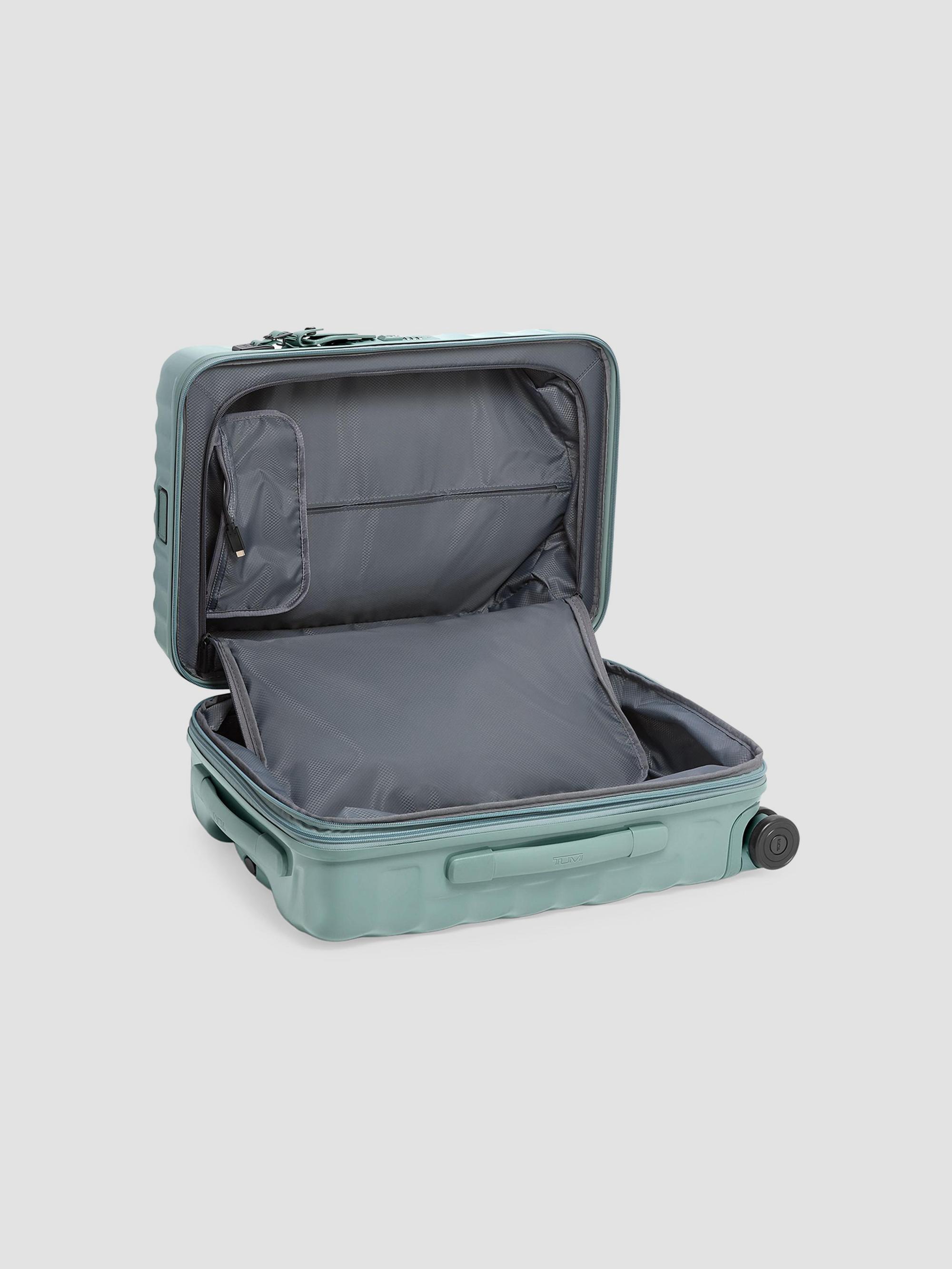 TUMI 19