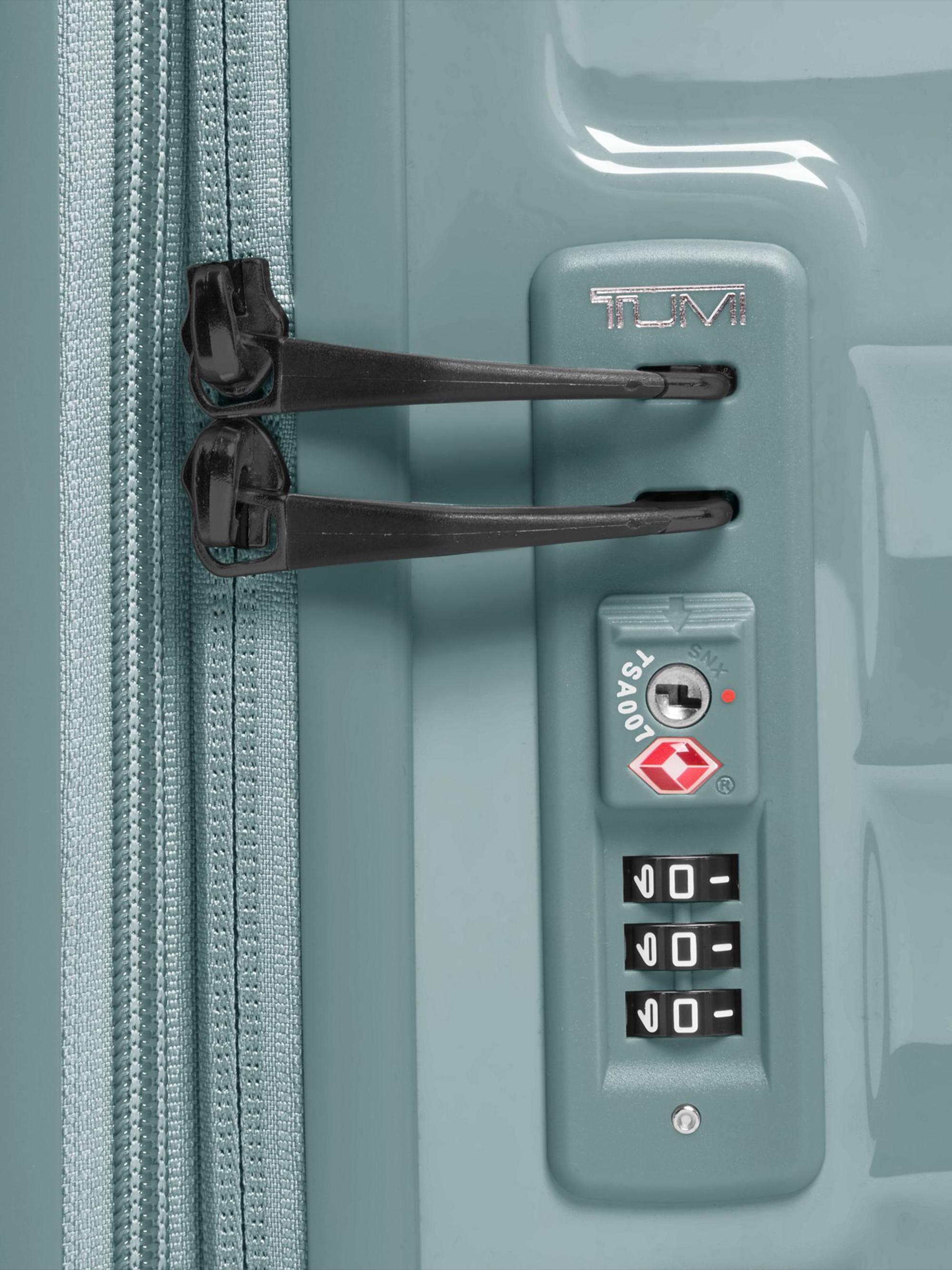 TUMI 19