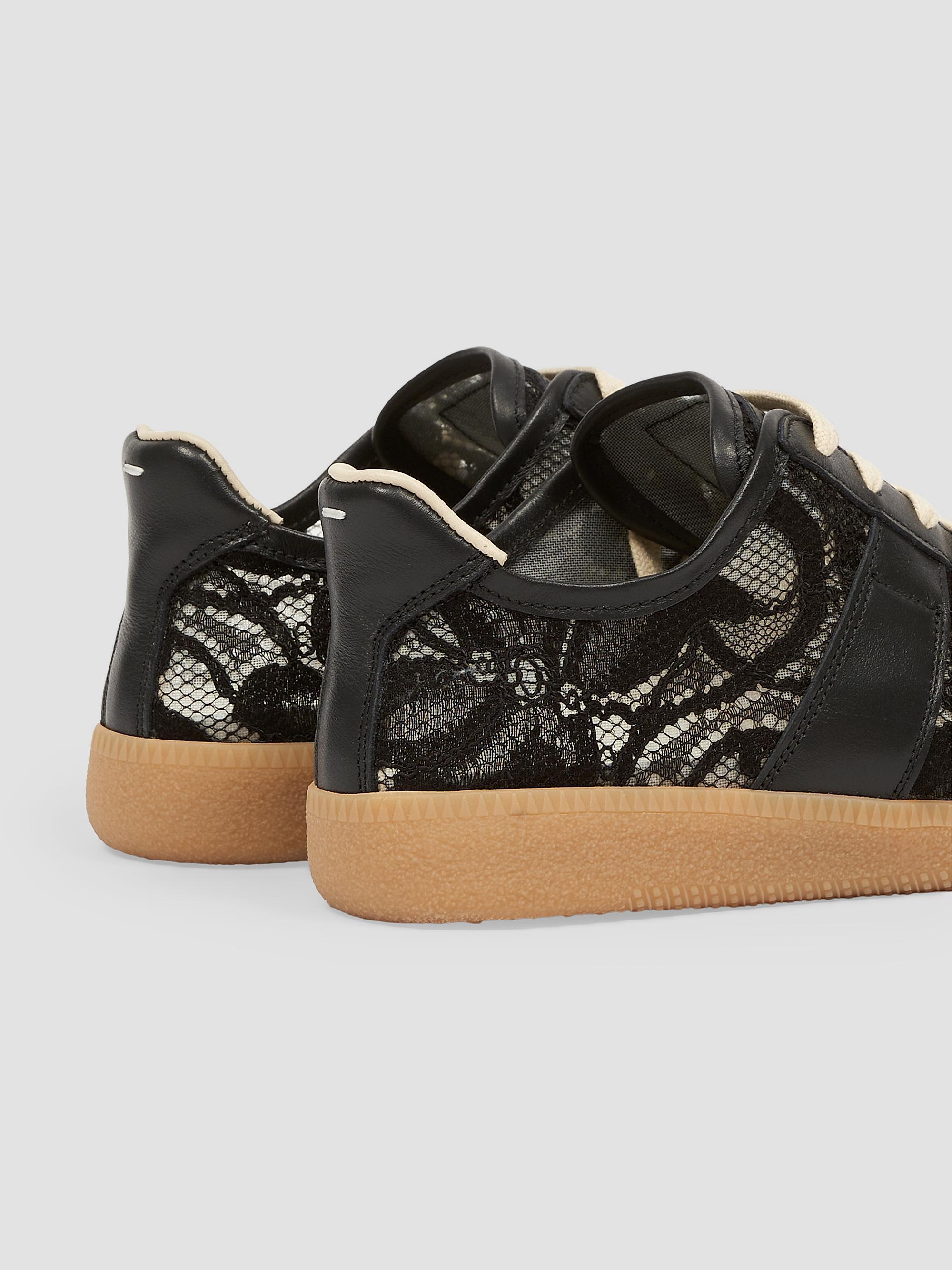 Maison Margiela Replica スニーカー　43 Maison Margiela Replica Lace-Trim Leather Sneakers | Saks Fifth Avenue