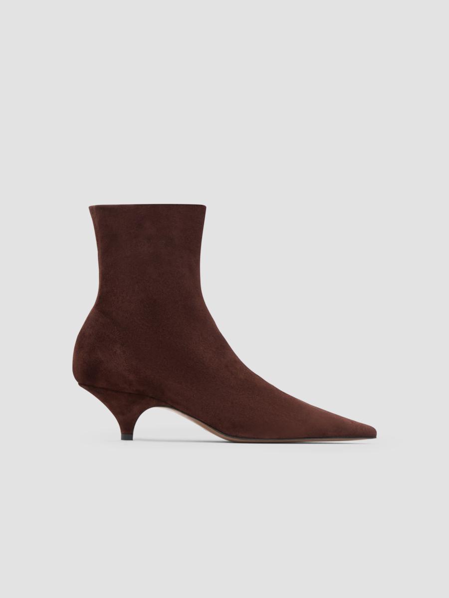 Neous Women's Poera 40mm Stretch-suede Ankle Boots In Chocolate