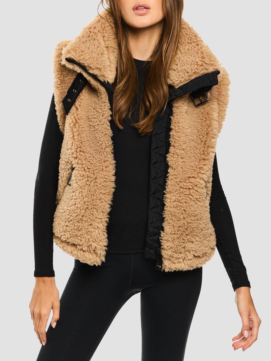 Sam Women's Sherpa Vest In Camel