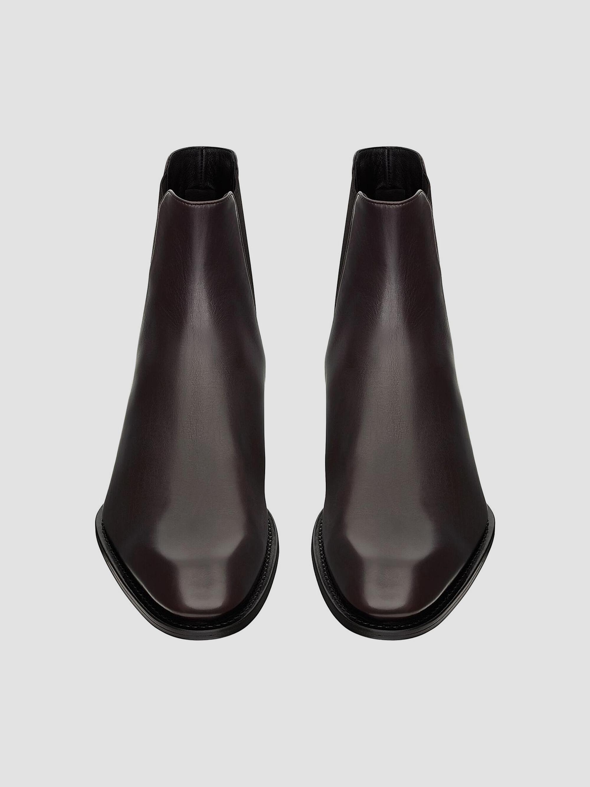 Saint Laurent Aurelien Chelsea Boots in Smooth Leather | Saks