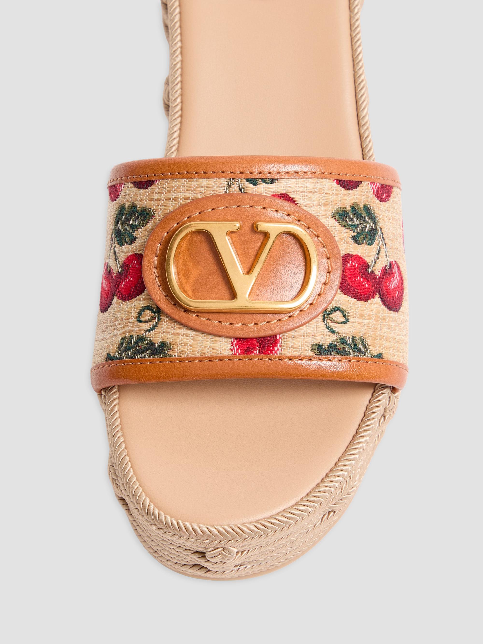 8336. VALENTINO GARAVANI ハラコ フラットシューズ Valentino Garavani VLogo Signature 60MM Flatform Sandals in