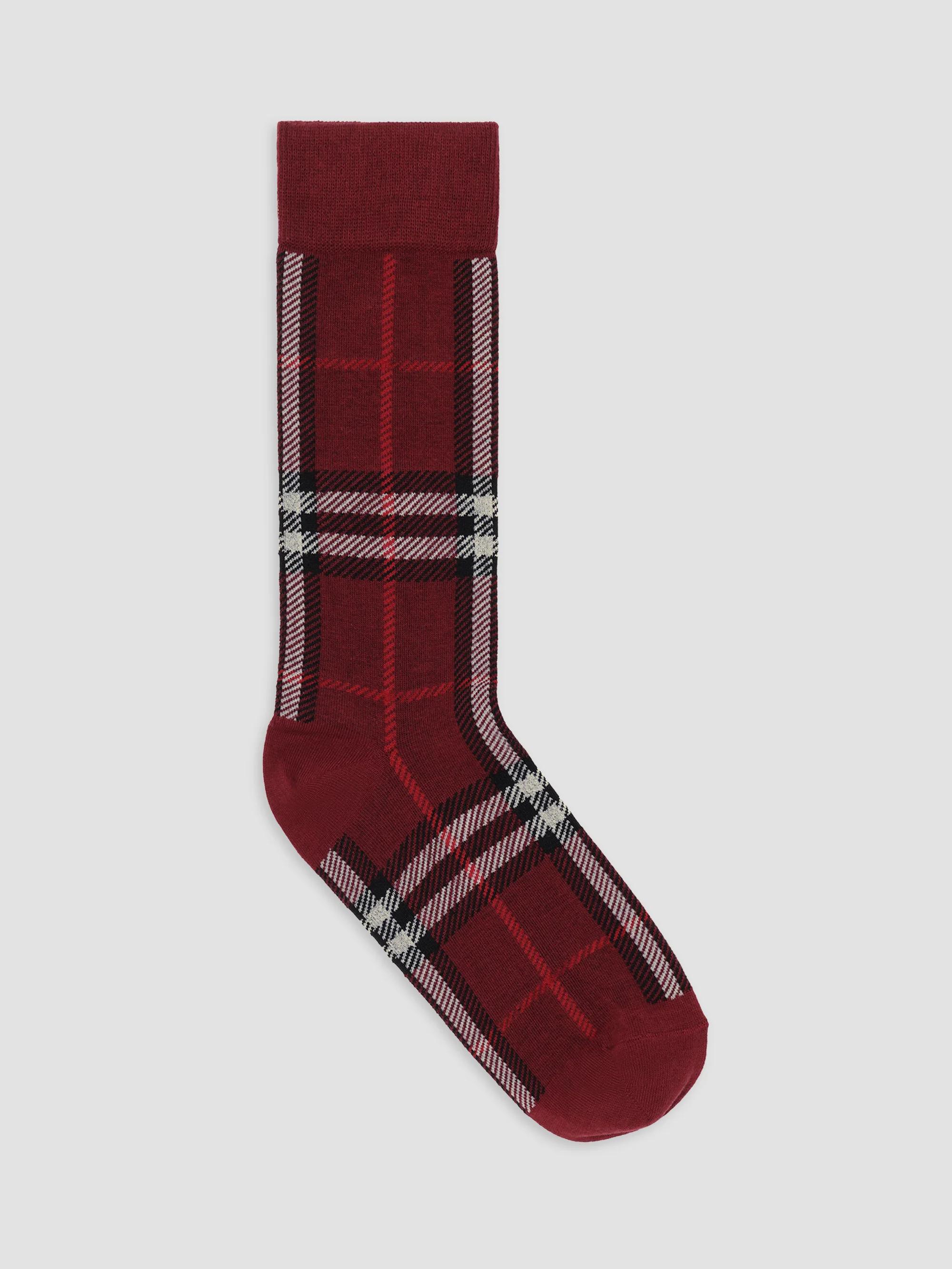 【タイムセール】BURBERRY チェック柄ソックス Burberry Check-Print Crew Socks | Saks Fifth Avenue