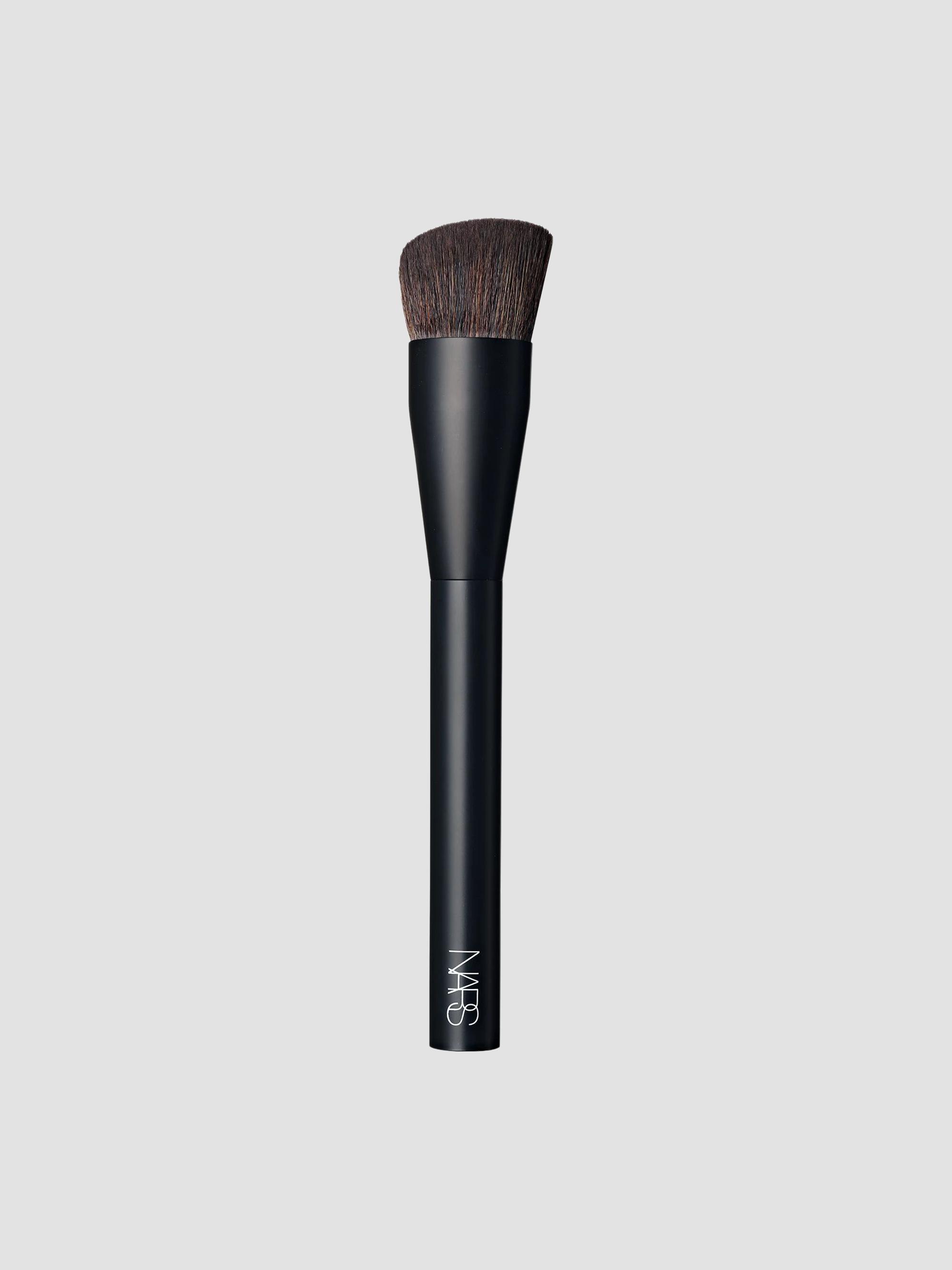 Dior Backstage Kabuki Brush N 17 | Saks Fifth Avenue