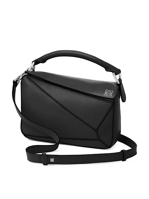 LOEWE Puzzle small textured-leather shoulder bag  Black bag outfit, Loewe  puzzle, Leather shoulder bag