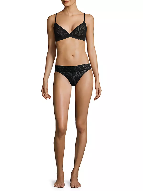 Signature Lace Low-Rise Lace Thong